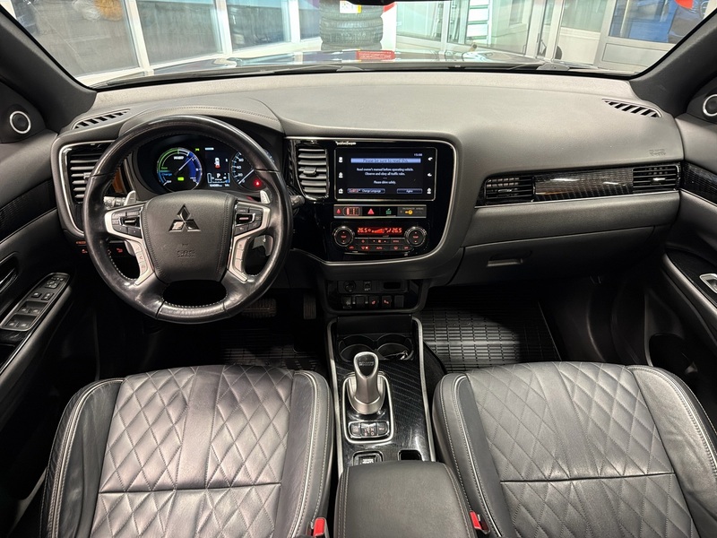 Mitsubishi Outlander PHEV vaihtoauto
