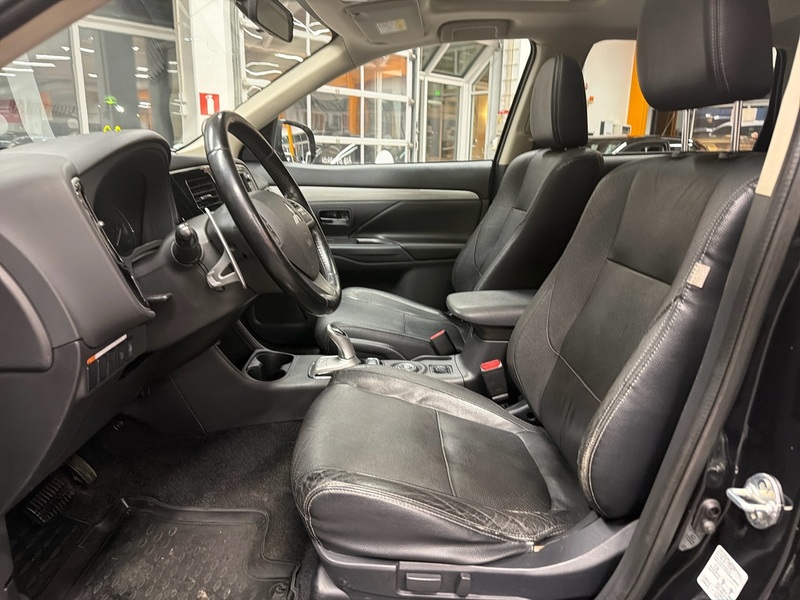 Mitsubishi Outlander PHEV vaihtoauto