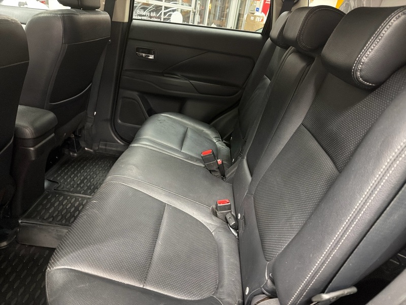 Mitsubishi Outlander PHEV vaihtoauto