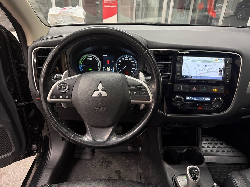 Mitsubishi Outlander PHEV vaihtoauto