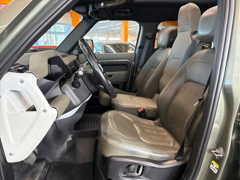 Land Rover Defender vaihtoauto