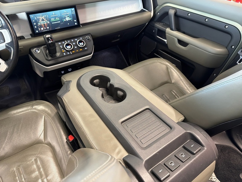 Land Rover Defender vaihtoauto