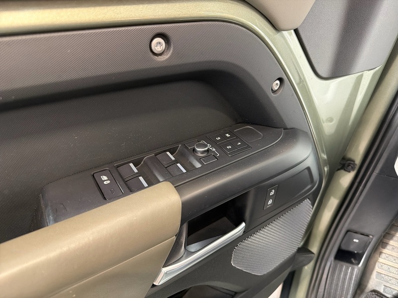 Land Rover Defender vaihtoauto