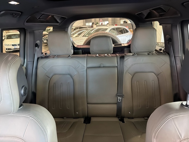 Land Rover Defender vaihtoauto