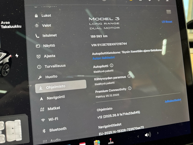 Tesla Model 3 vaihtoauto
