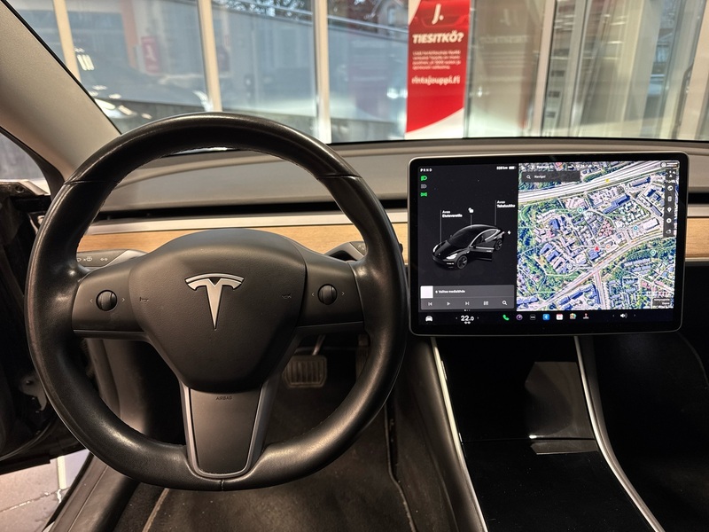 Tesla Model 3 vaihtoauto