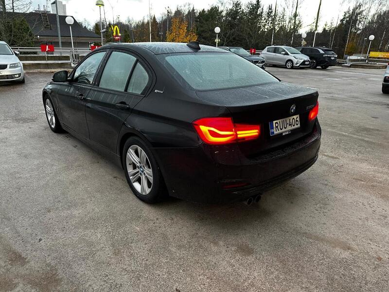 BMW 330 vaihtoauto