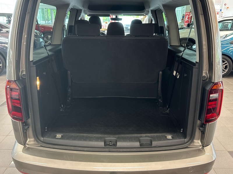 Volkswagen Caddy Maxi vaihtoauto