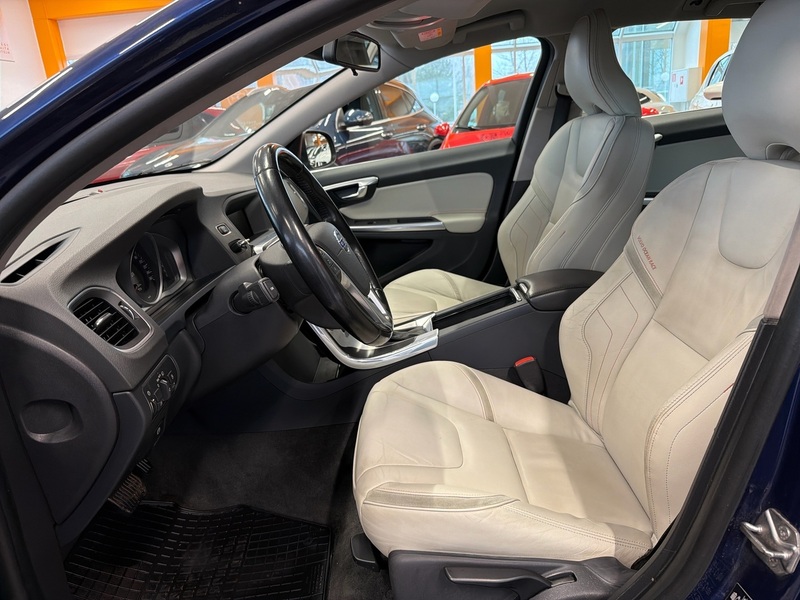 Volvo V60 vaihtoauto