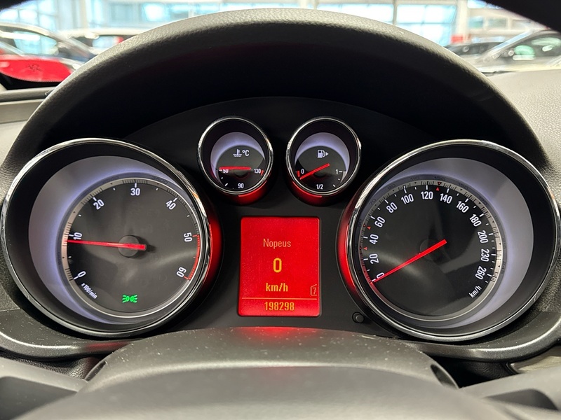 Opel Insignia vaihtoauto