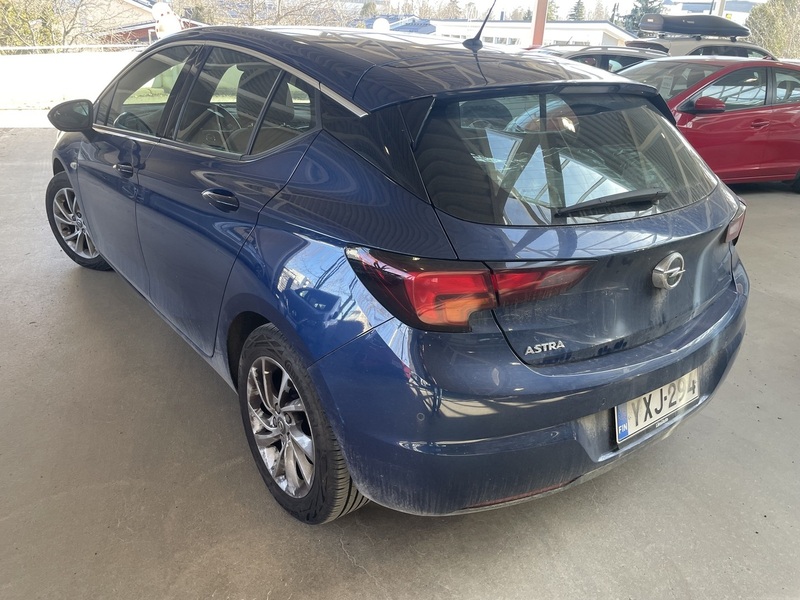 Opel Astra vaihtoauto