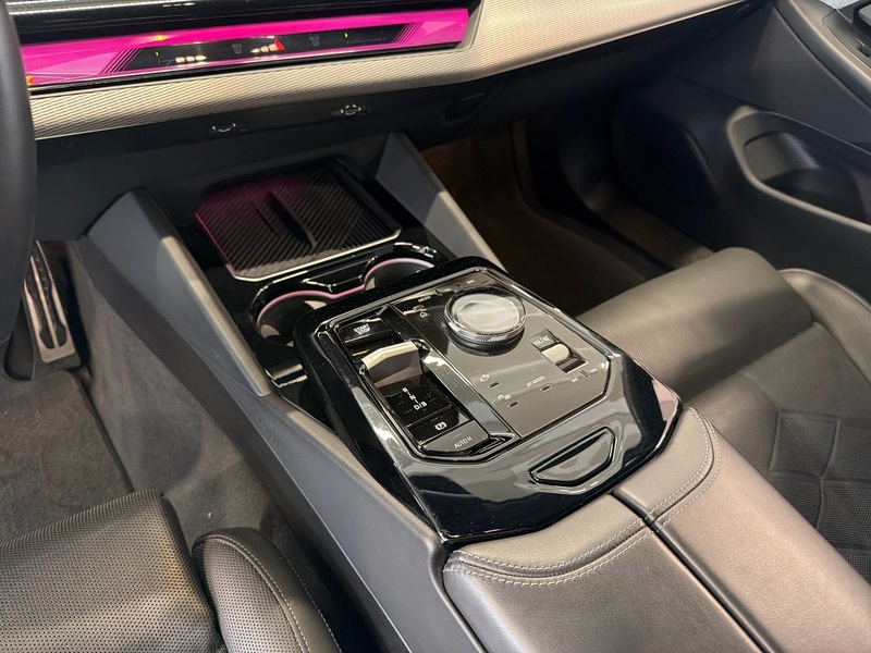 BMW i5 M60 vaihtoauto