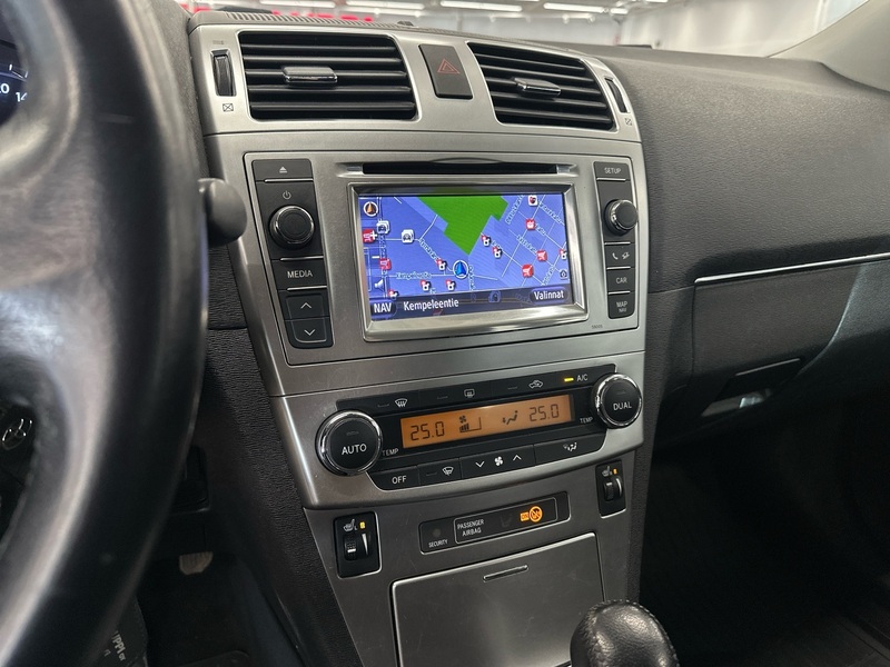 Toyota Avensis vaihtoauto