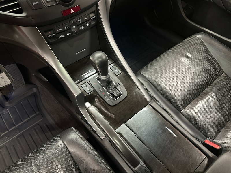 Honda Accord vaihtoauto