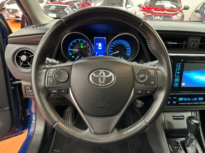 Toyota Auris vaihtoauto