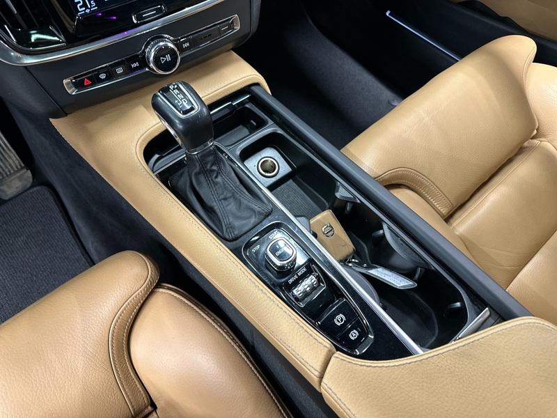 Volvo V90 Cross Country vaihtoauto