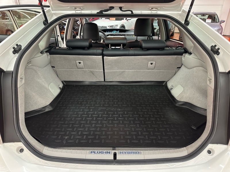 Toyota Prius Plug-in vaihtoauto