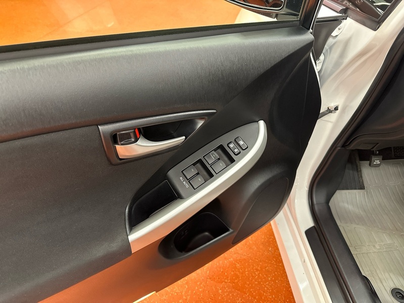 Toyota Prius Plug-in vaihtoauto