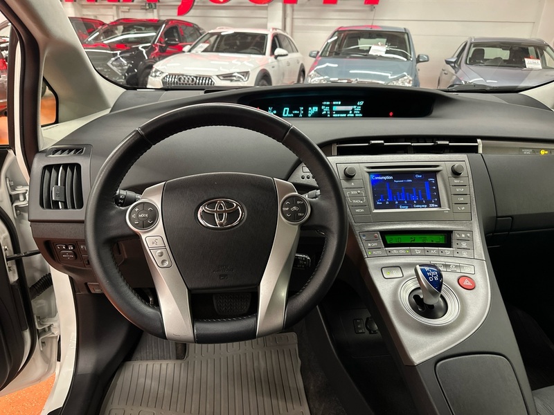 Toyota Prius Plug-in vaihtoauto