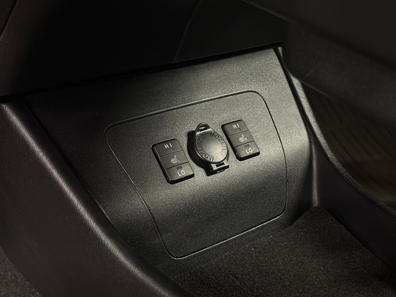 Toyota Prius Plug-in vaihtoauto