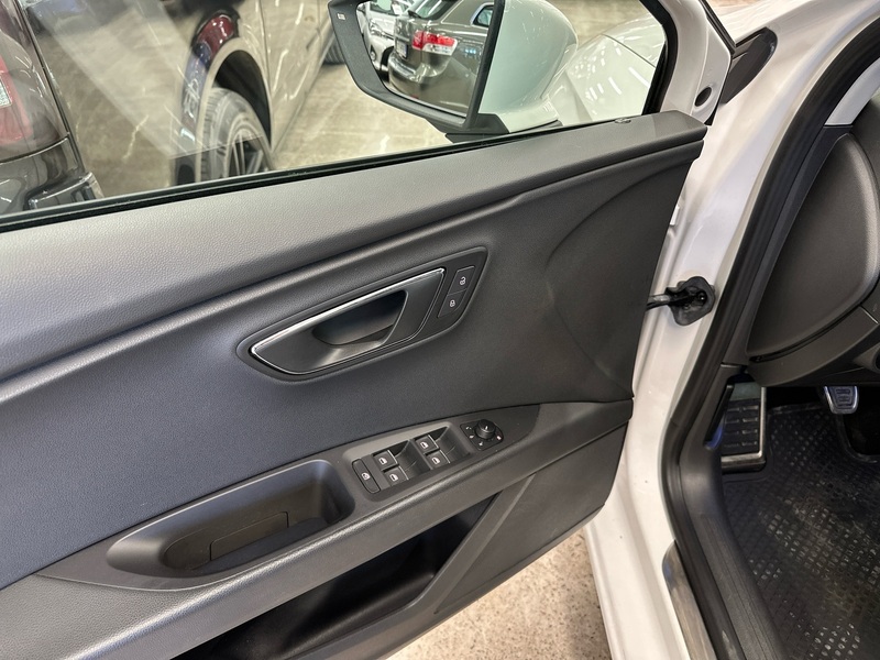 SEAT Leon ST vaihtoauto