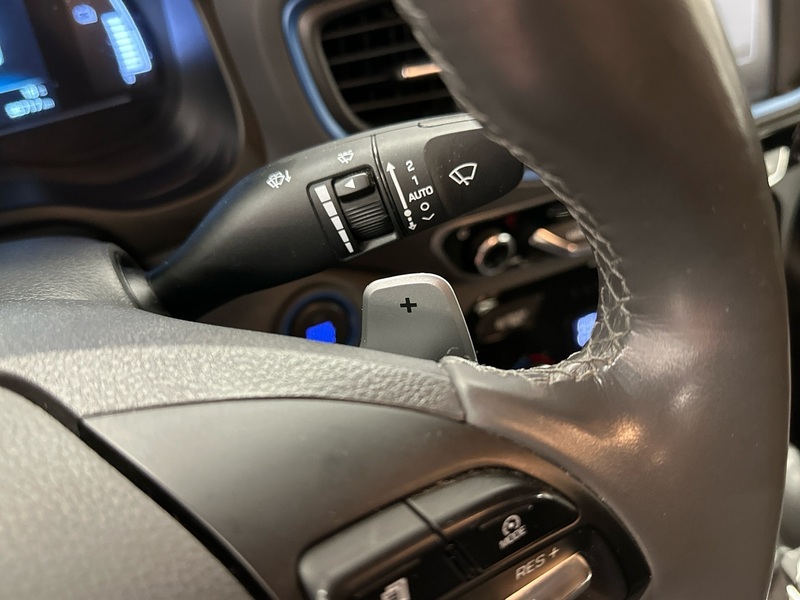 Hyundai IONIQ hybrid vaihtoauto