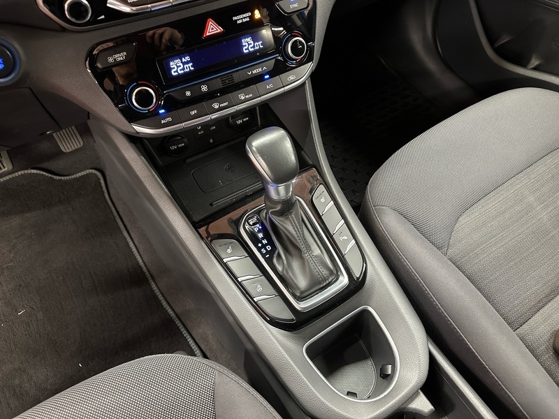 Hyundai IONIQ hybrid vaihtoauto