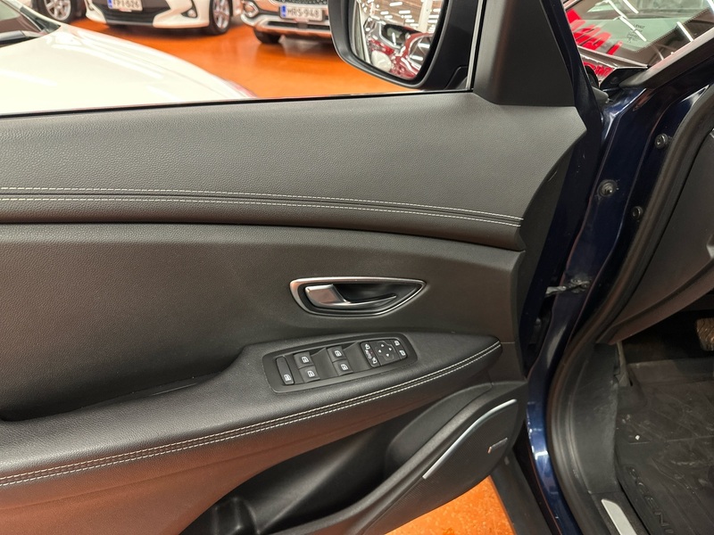 Renault Grand Scénic vaihtoauto