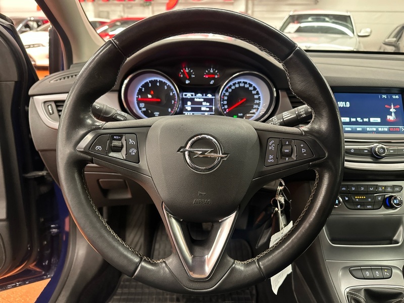 Opel Astra vaihtoauto