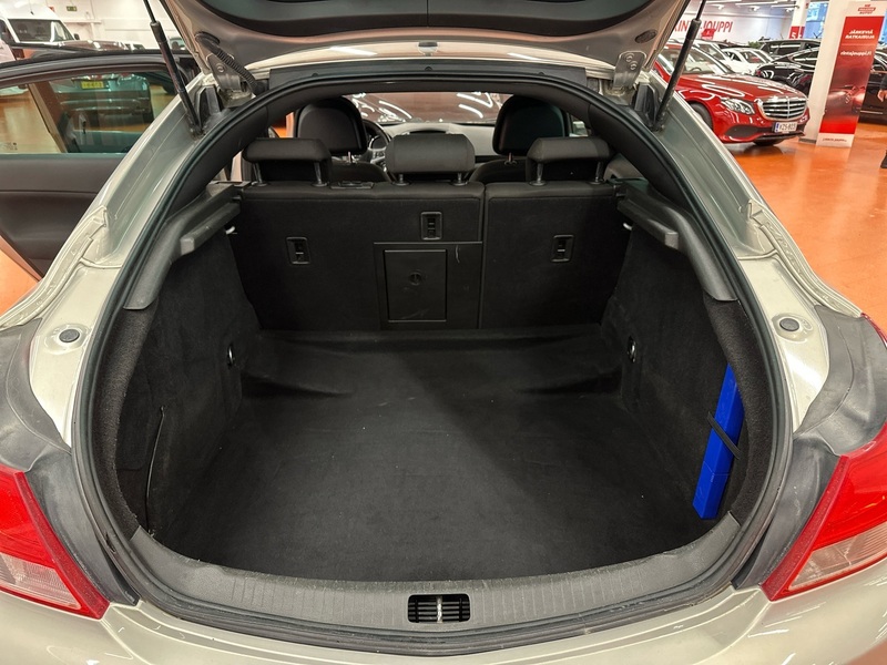 Opel Insignia vaihtoauto