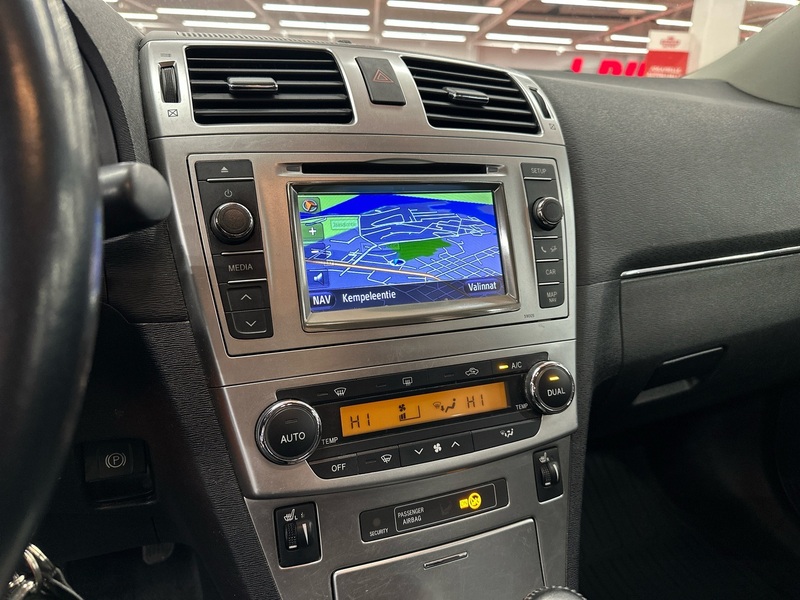 Toyota Avensis vaihtoauto