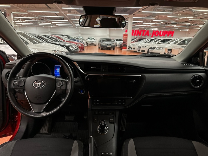 Toyota Auris vaihtoauto