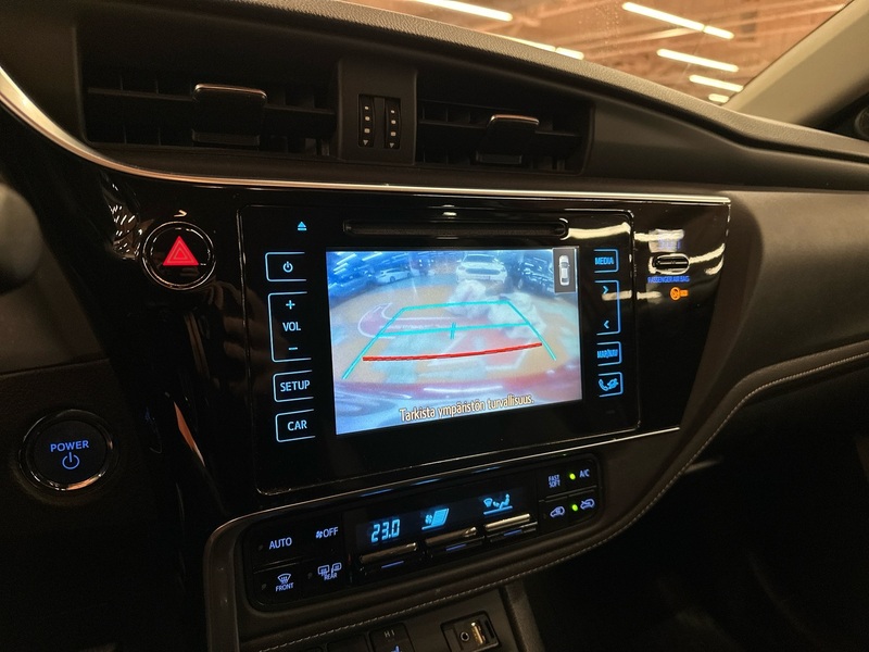 Toyota Auris vaihtoauto