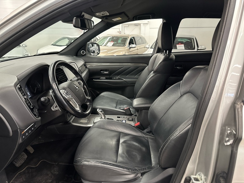 Mitsubishi Outlander PHEV vaihtoauto