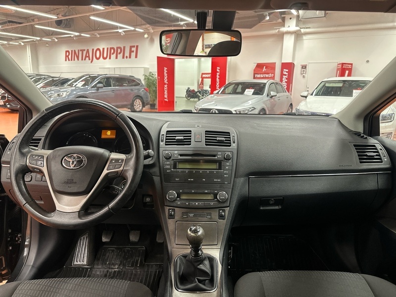 Toyota Avensis vaihtoauto