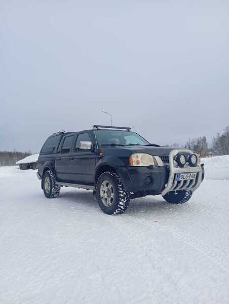 Nissan Navara vaihtoauto