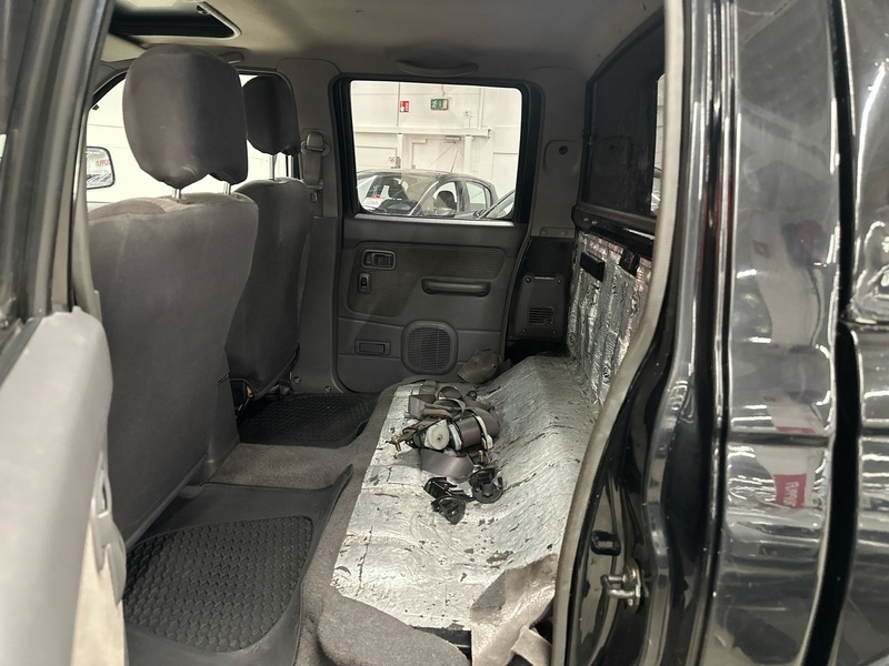 Nissan Navara vaihtoauto