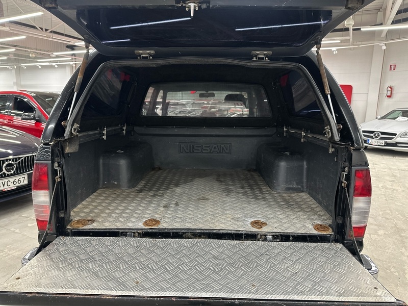 Nissan Navara vaihtoauto