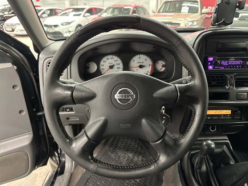 Nissan Navara vaihtoauto