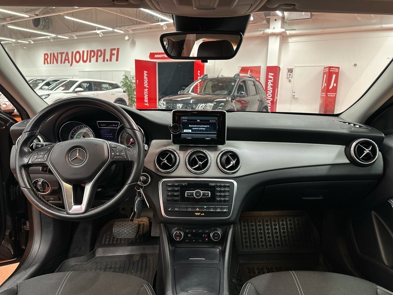 Mercedes-Benz GLA vaihtoauto