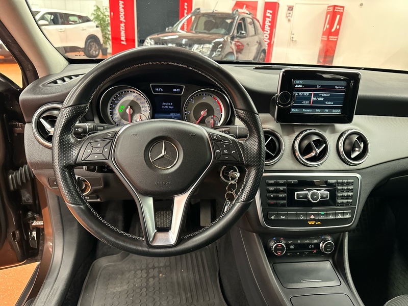 Mercedes-Benz GLA vaihtoauto