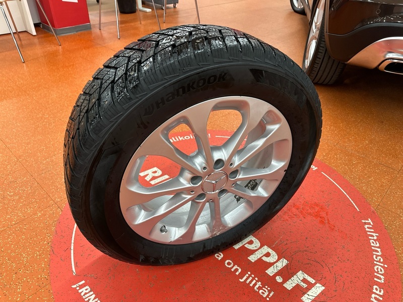 Mercedes-Benz GLA vaihtoauto