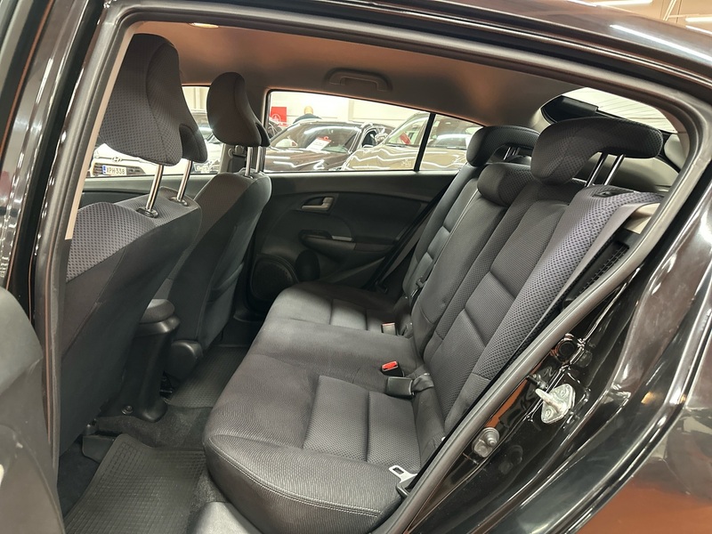 Honda Insight vaihtoauto