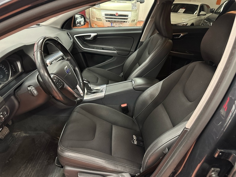 Volvo V60 Cross Country vaihtoauto