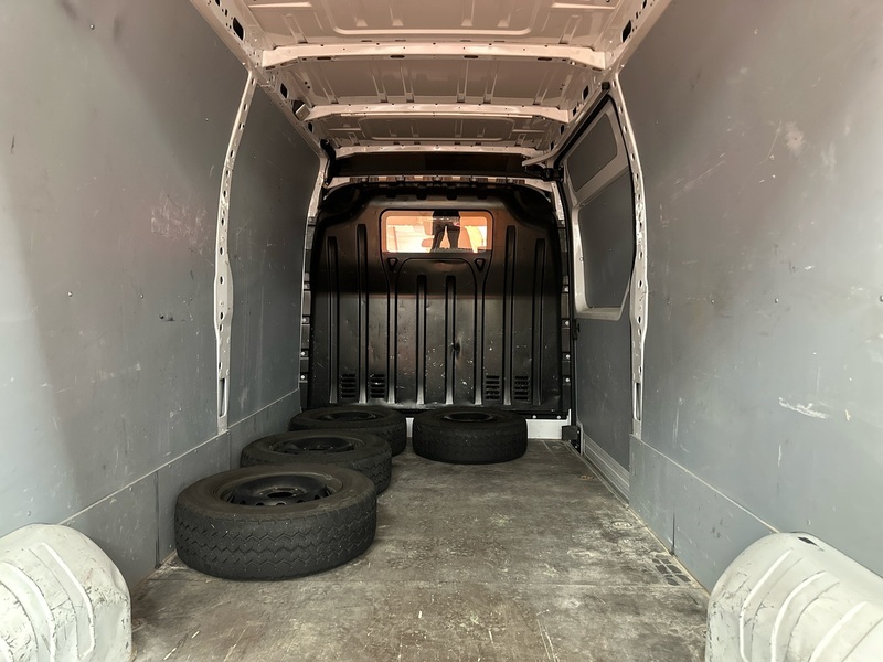 Nissan NV400 vaihtoauto