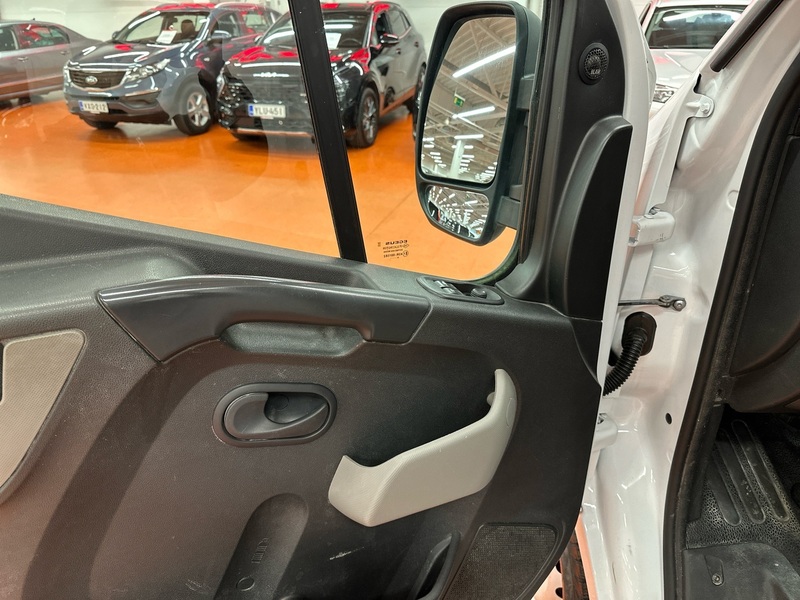 Nissan NV400 vaihtoauto