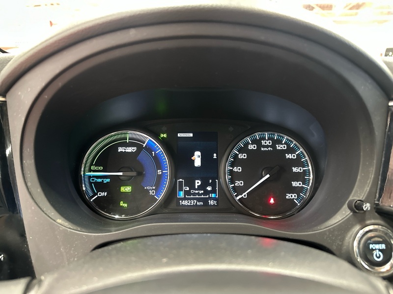 Mitsubishi Outlander PHEV vaihtoauto