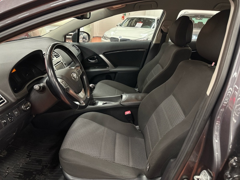 Toyota Avensis vaihtoauto