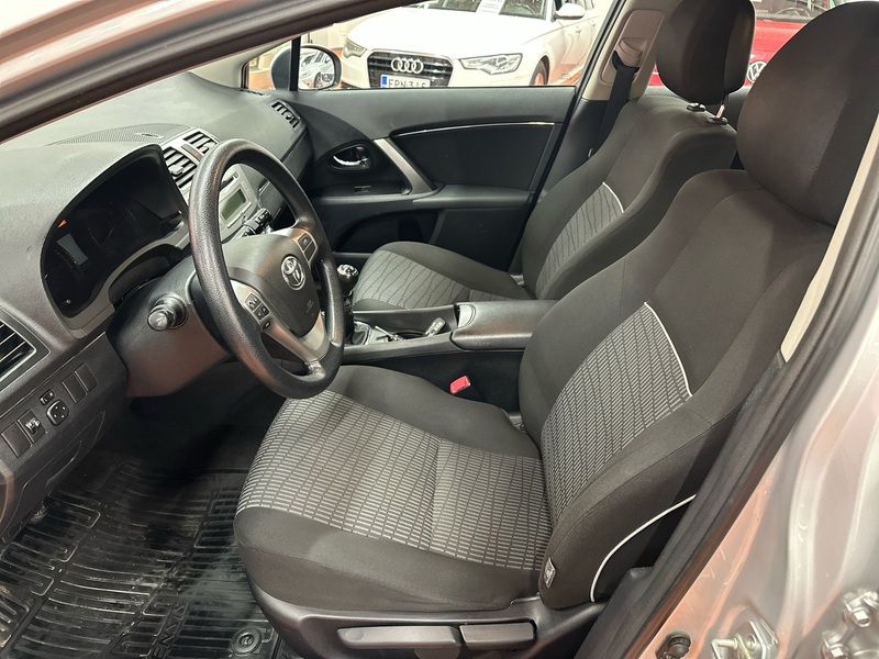 Toyota Avensis vaihtoauto