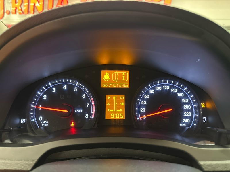 Toyota Avensis vaihtoauto